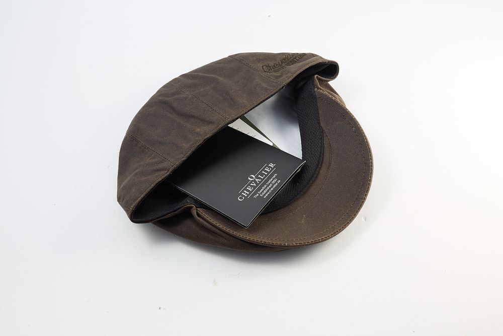 Lot 1037: CHEVALIER OLIVER SIXPENCE FLATCAP