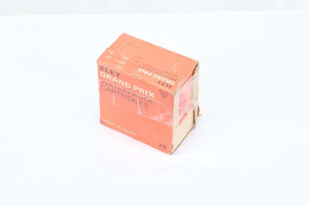Lot 360: ELEY GRAND PRIX 12 BORE CARTRIDGES, 25 OF
