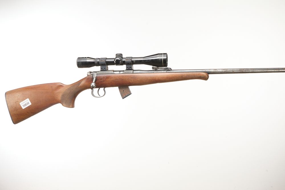 Lot 551: Hard rubber butt pad, chequering on pistol grip,...
