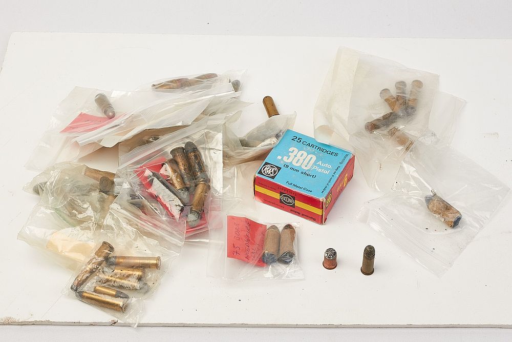 Lot 664: MIXED LOT OF COLLECTORS' AMMUNITION