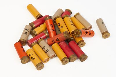 COLLECTOR'S BROAD ARROW CARTRIDGES. Sect 2 - Shotgun Certificate / RFD to buy this lot