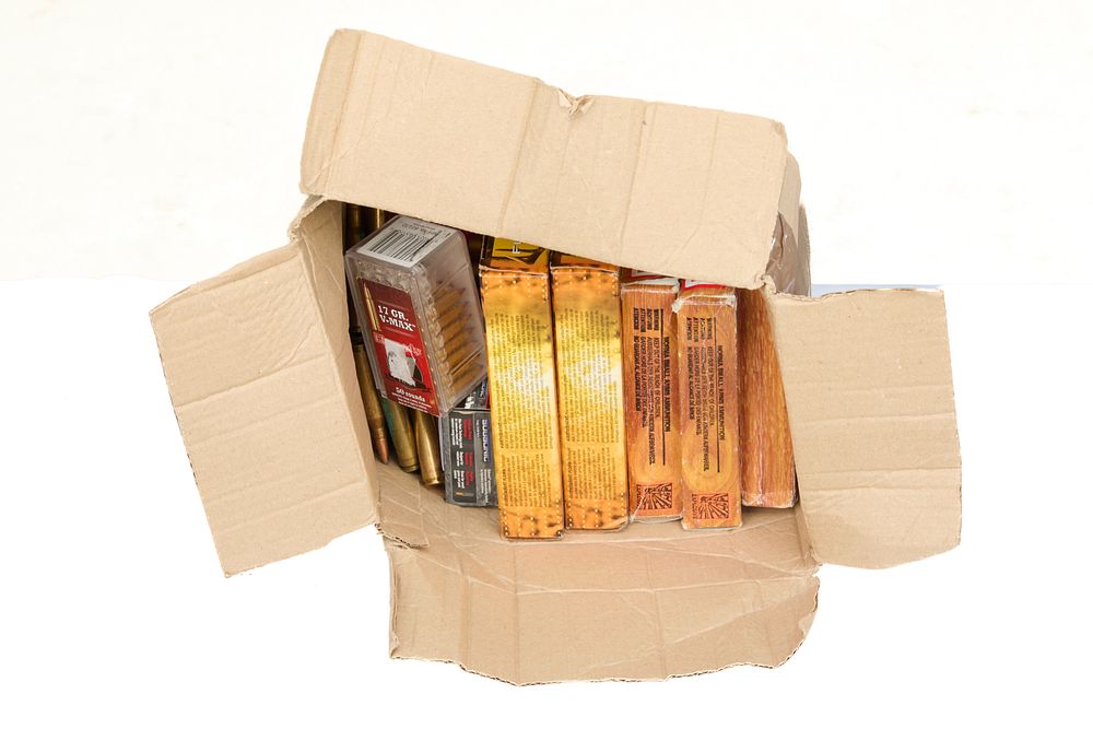 Lot 368: FOUR KILOGRAMMES OF ASSORTED AMMUNITION. SOME LOOSE MAINLY BOXED. BY VARIOUS MAKERS.