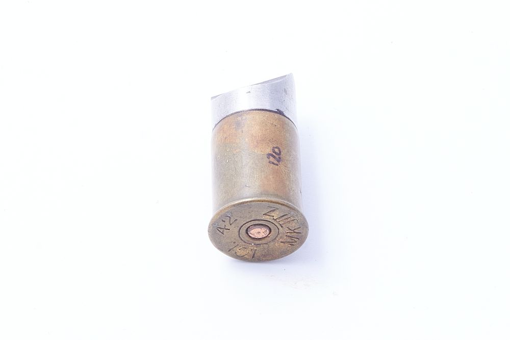 Lot 669: 12-BORE SCARCE CABLE-CUTTING CARTRIDGE