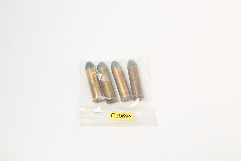 Lot 716: 4 RDS OF .425 PEARCE KANGAROO RIFLE CARTRIDGES. ELEY & N.A AND A.Co MANUFACTURED