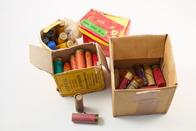 SHOTGUN CARTRIDGES MIX APPROX 70;