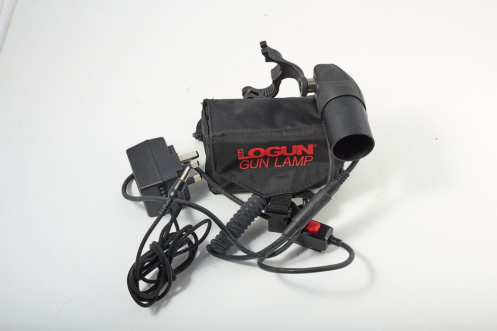 Lot 895: GUN LAMP LOGUN;