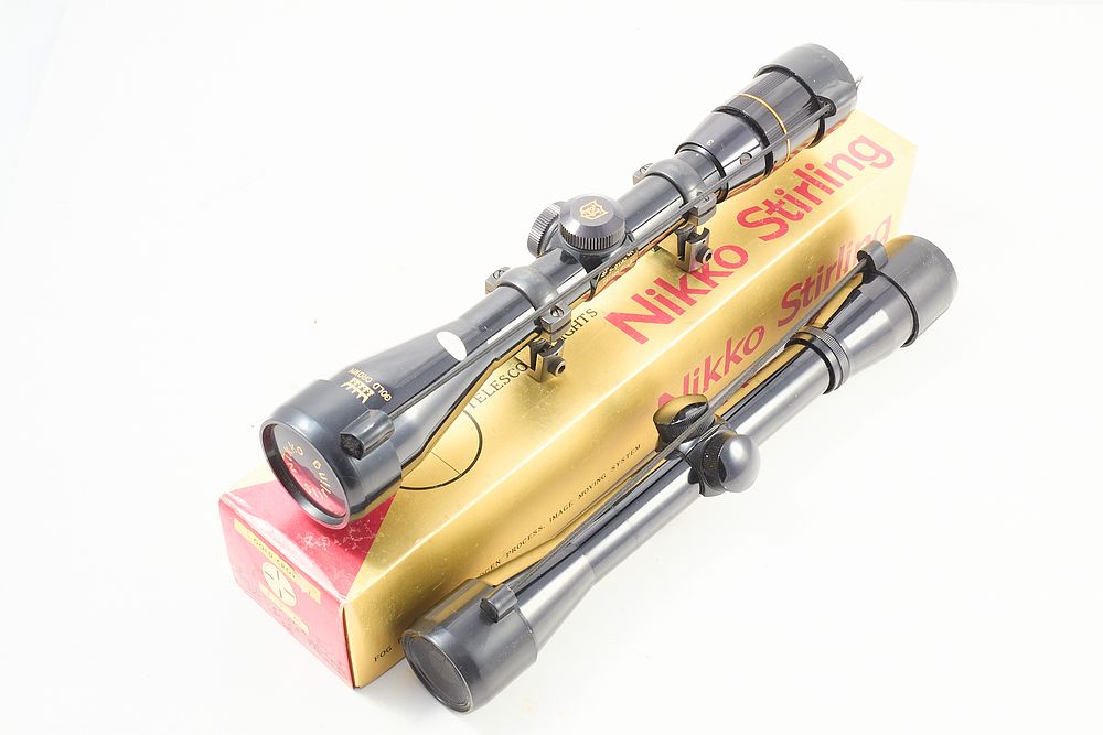 Lot 938: NIKKO STERLING A SILVER CROWN 4x32 SCOPE & GOLD 3-9 x 40;