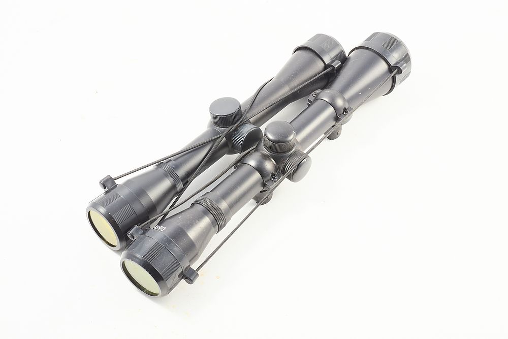 Lot 946: 4 x 32 SWISS ARMS & 4 x 32 NVM SCOPES;
