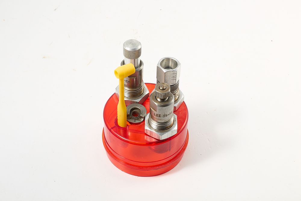 Lot 1135: RELOADING DIES 38 SPECIAL LEE;