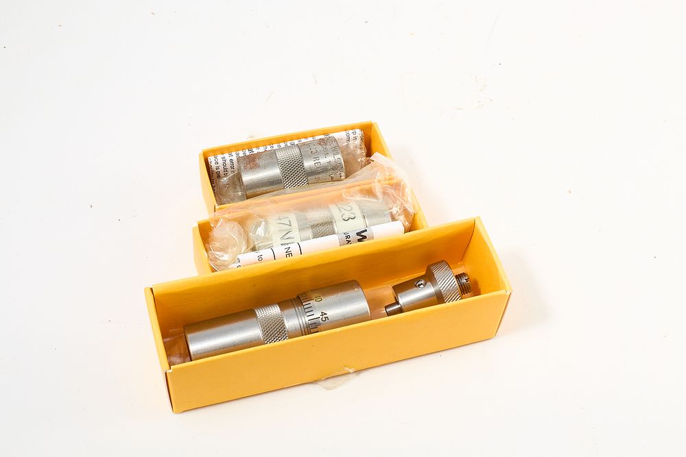 Lot 1143: RELOADING DIES 223 REM WILSONS;