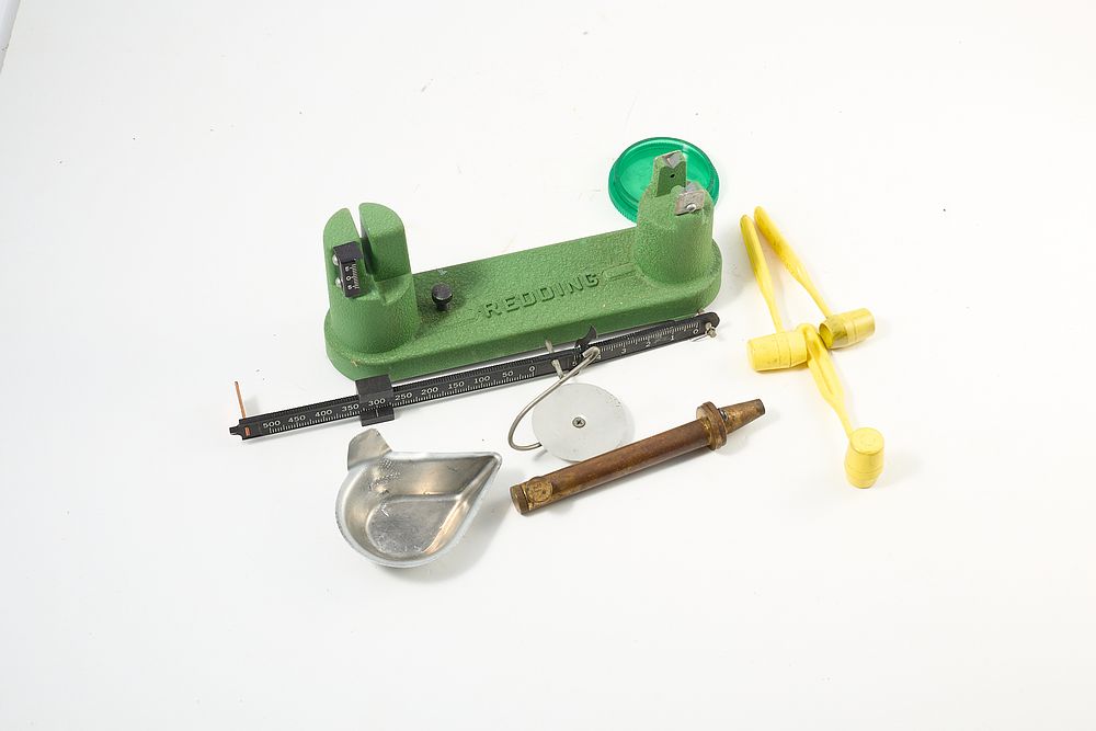 Lot 1147: POWDER MEASURE SCALES REDDING;