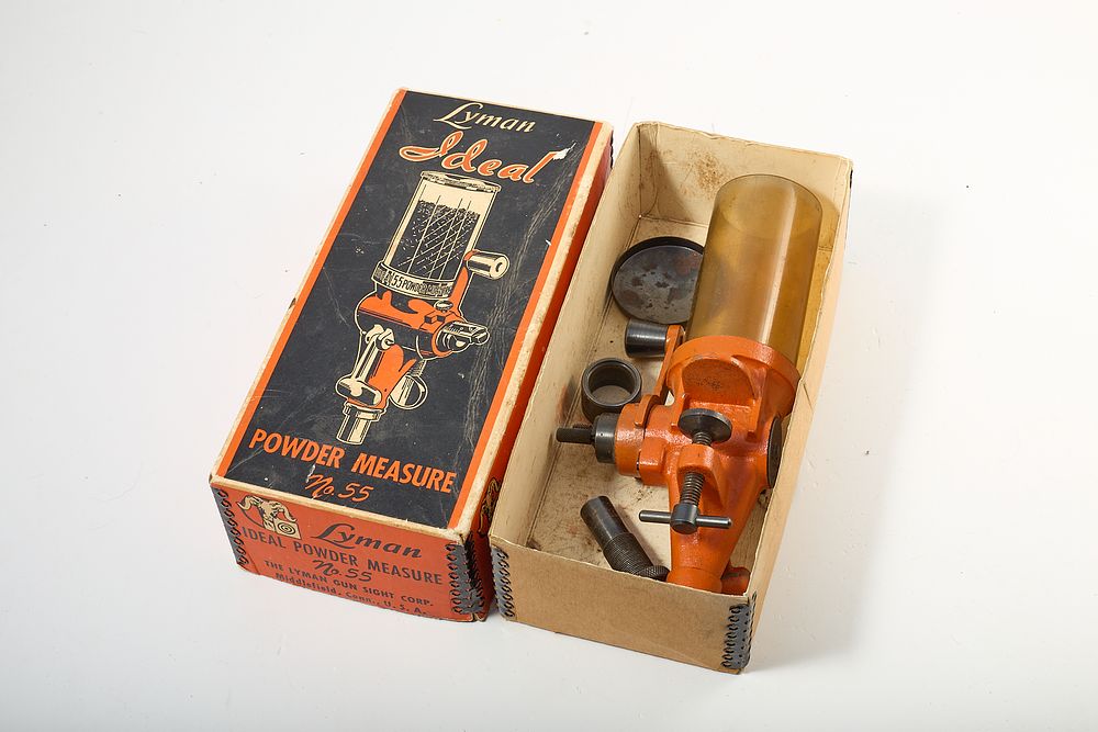Lot 1153: POWDER MEASURE LYMAN IDEAL No.55;