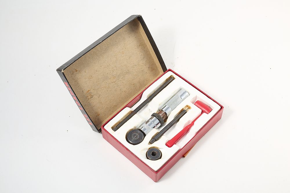 Lot 1154: LEE LOADER 7X57;