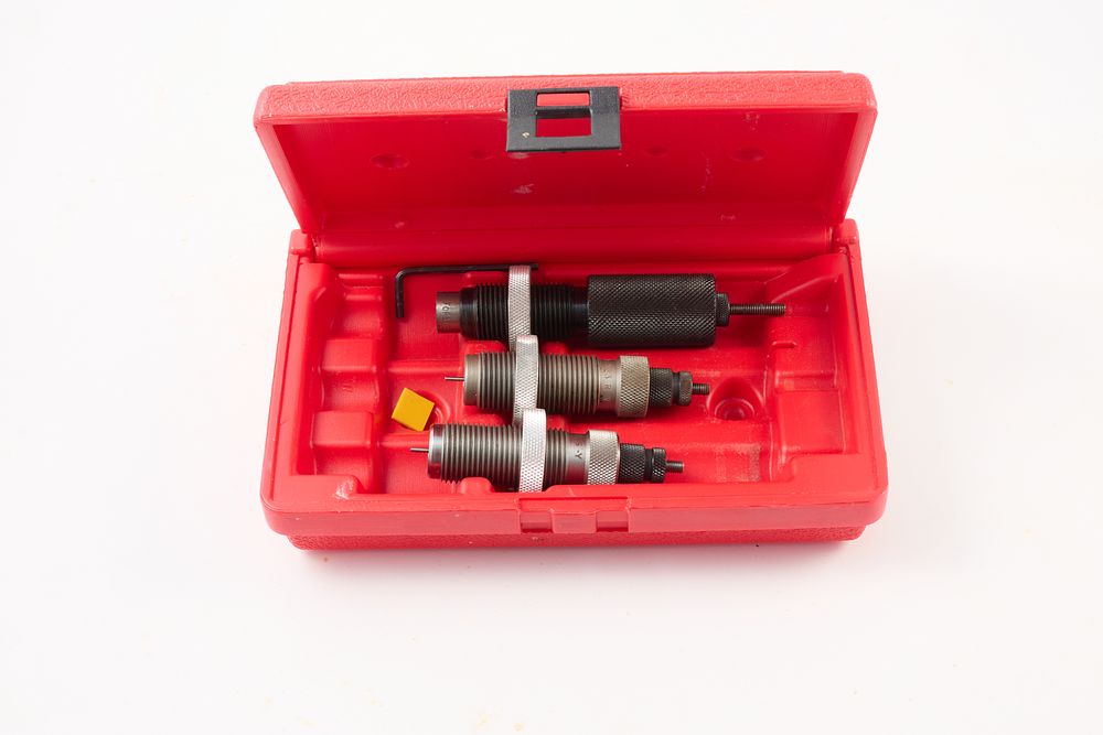 Lot 1184: FORSTER PRODUCTS BENCH REST DIE SET ITEM # 004101 223 REM (FL);