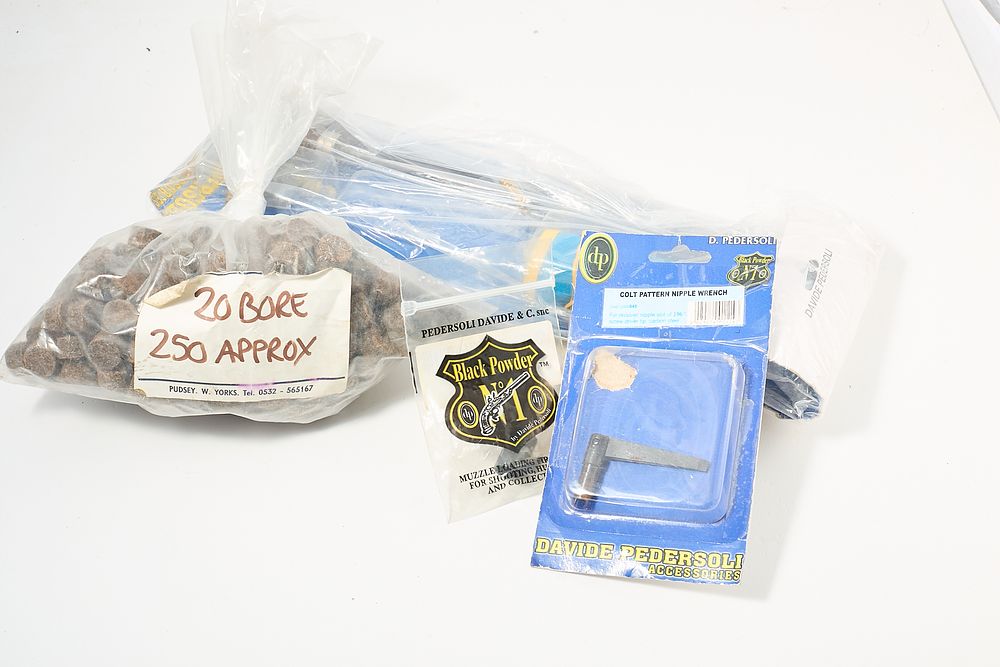 Lot 115: BLACK POWDER ACCESSORIES