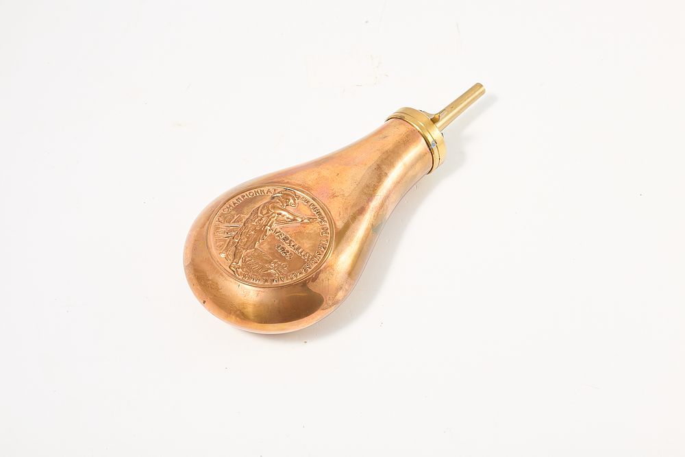 Lot 116: POWDER FLASK