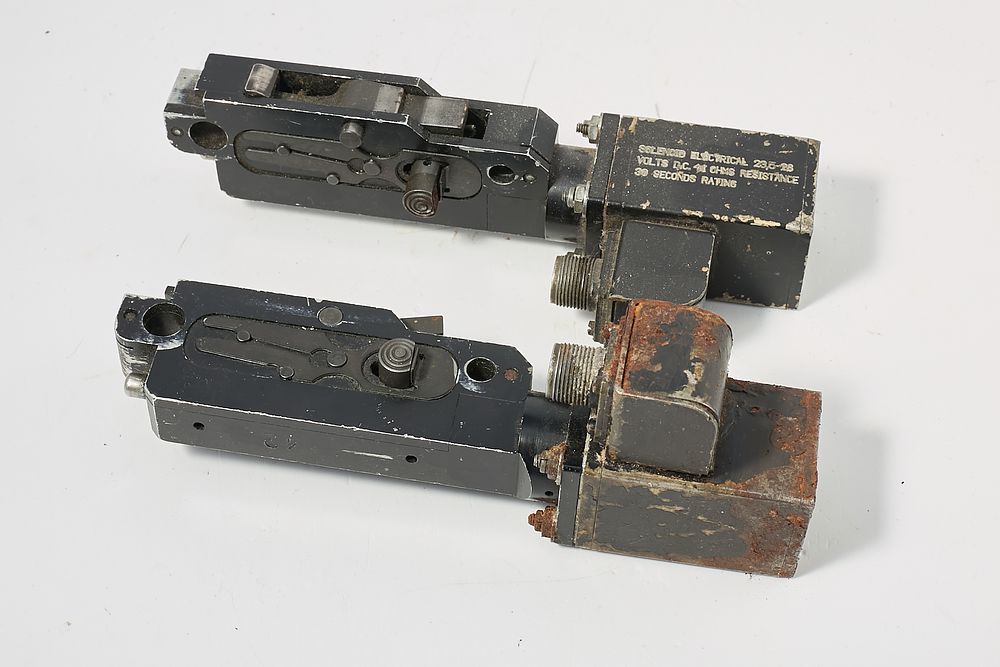 Lot 896: GPMG VEH MOUNT ELECTRICAL TRIGGERS 2 of;