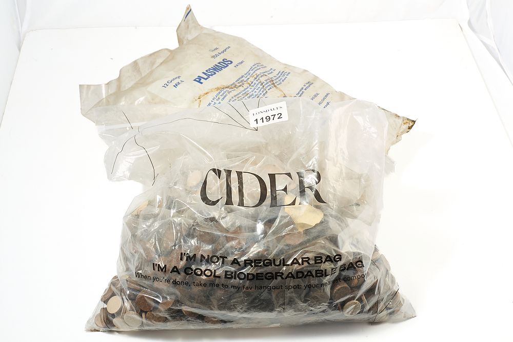 Lot 1109: 12-B FIBRE & PLASTIC WADS Approx 700;