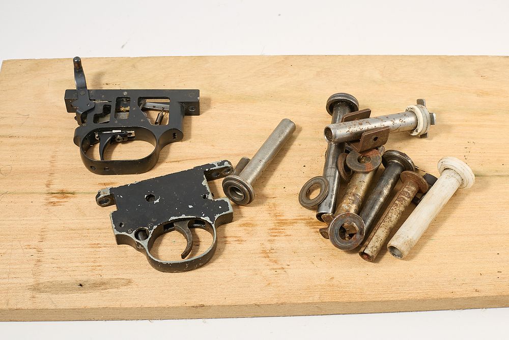 Lot 1287: AIR RIFLE TRIGGER BLOCKS & SPRING GUIDES