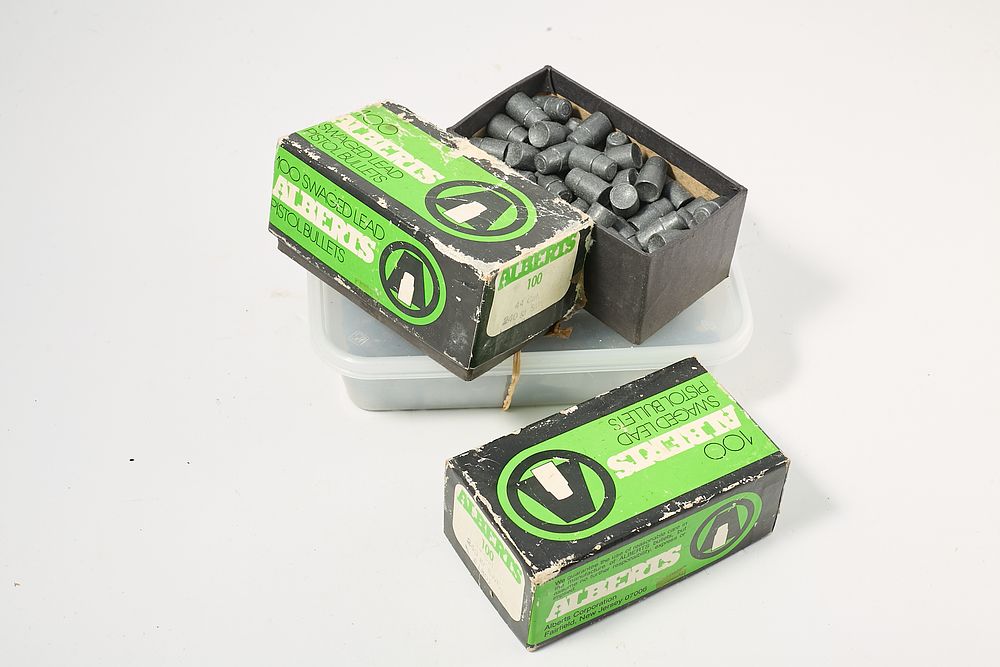 Lot 1295: .44 LEAD BULLETS 280 gr approx 700 of