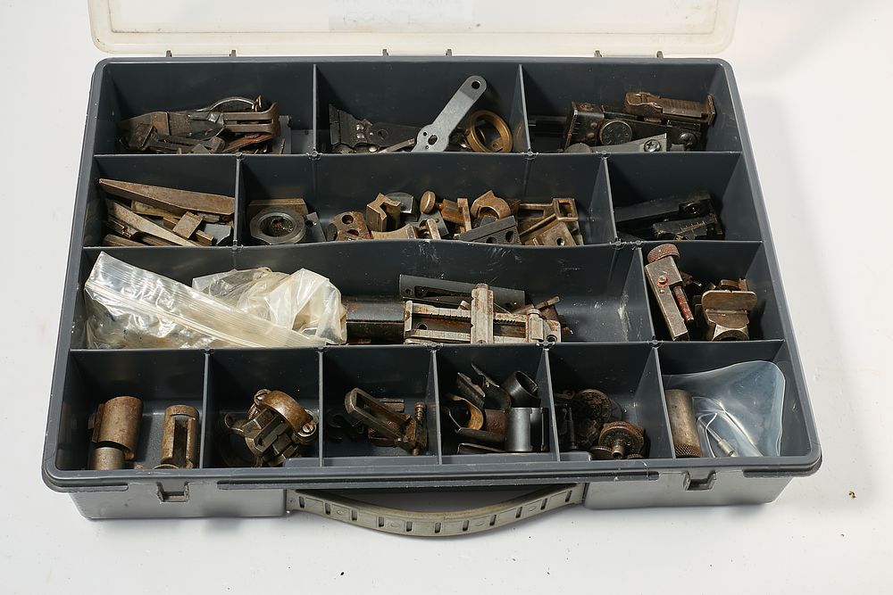 Lot 1304: VERY LARGE QUANTITY OF VINTAGE AIR RIFLE/RIFLE SIGHTS

 and ephemera