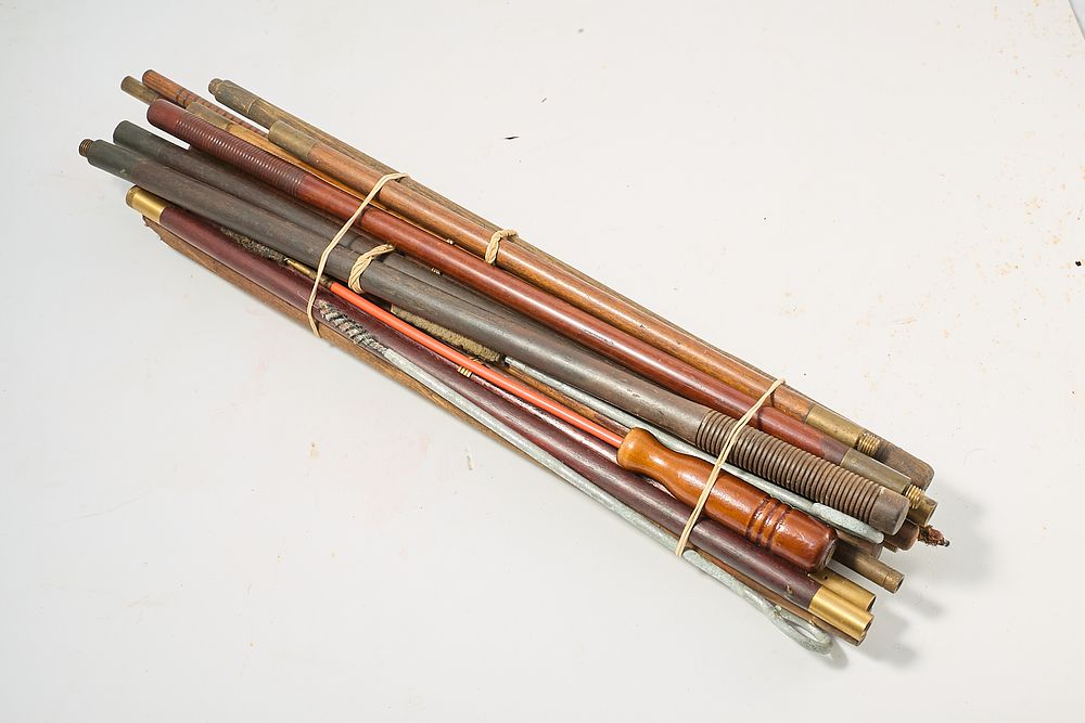 Lot 1309: SHOTGUN CLEANING RODS