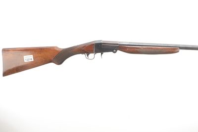 ITALIAN A 12-BORE SINGLE BARREL Ser No 24443. Weight 2.37kg OAL 44in, Barrel 25in Shotgun Cert 