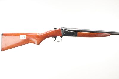 BSA A 12-BORE SINGLE BARREL SHOTGUN Ser No 13263. Weight 3.00kg OAL 46.5in, Barrel 30in Shotgun 