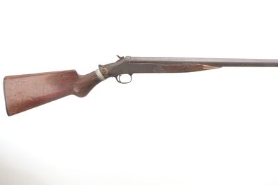 UNKNOWN A 12-BORE SINGLE BARREL Ser No 167595. Weight 2.84kg OAL 47in, Barrel 32in Shotgun Cert 