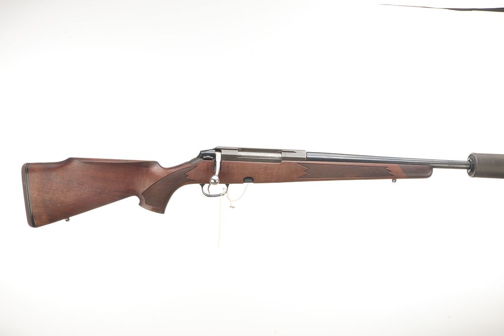 Lot 431: TIKKA A Mod 695 .270 BOLT-ACTION WITH MODERATOR Ser No 235672