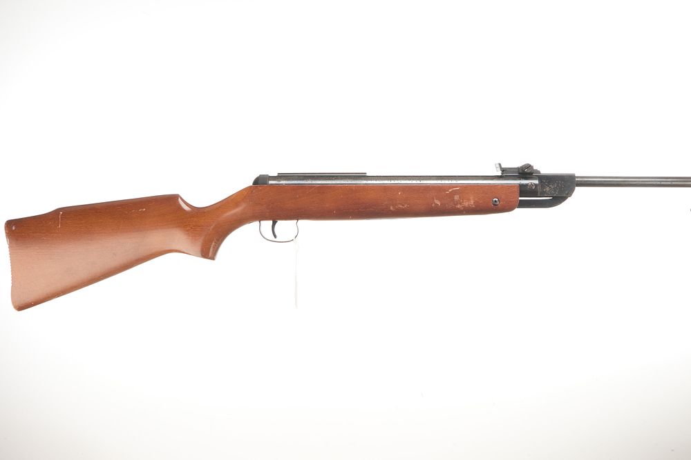 Lot 511: ORIGNIAL A Mod 34 .22 AIR RIFLE Ser No 683886