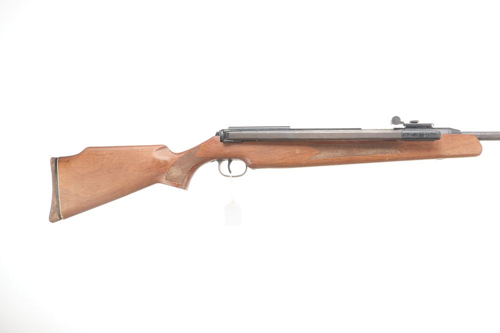 Lot 524: ORIGINAL A Mod 52 .22 SIDE-COCKING AIR RIFLE  Ser No 924134;