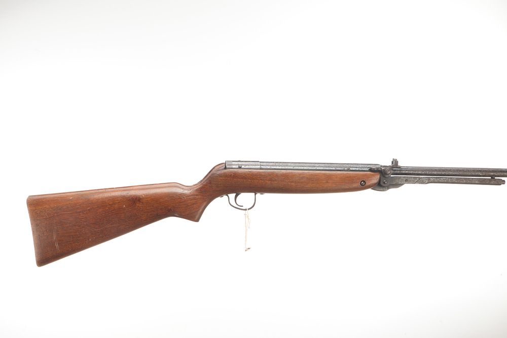 Lot 530: WEBLEY AN OSPREY .22 SIDE-COCKING AIR RIFLE  Ser No 26135;