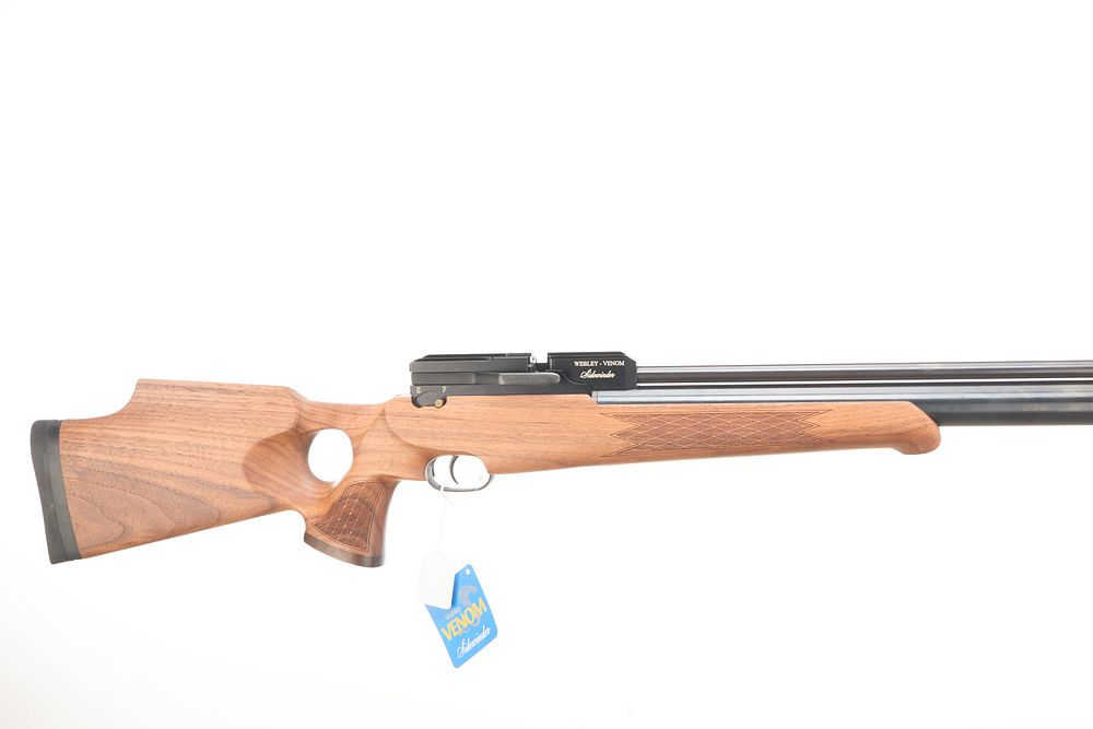 Lot 536: WEBLEY AN UNUSED .177 VENOM SIDEWINDER PCP AIR RIFLE Ser No. 0509 011455