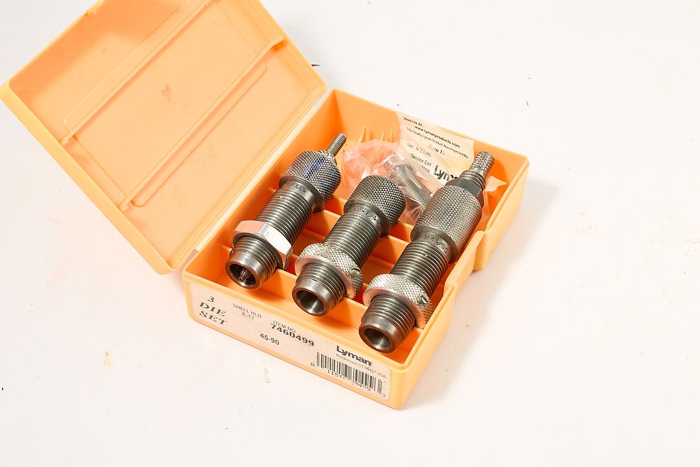 Lot 551: LYMAN 3 DIE 12.7 x 44R, .45-90 SEAT
