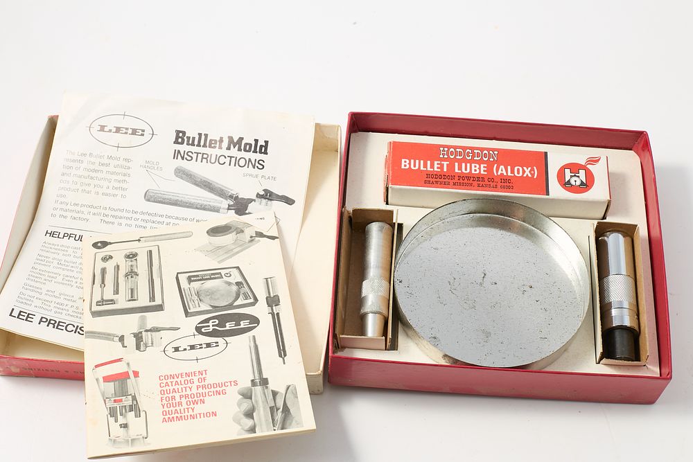 Lot 558: LEE BULLET LUBRIACTING AND RESIZING KIT FOR .454 CAL