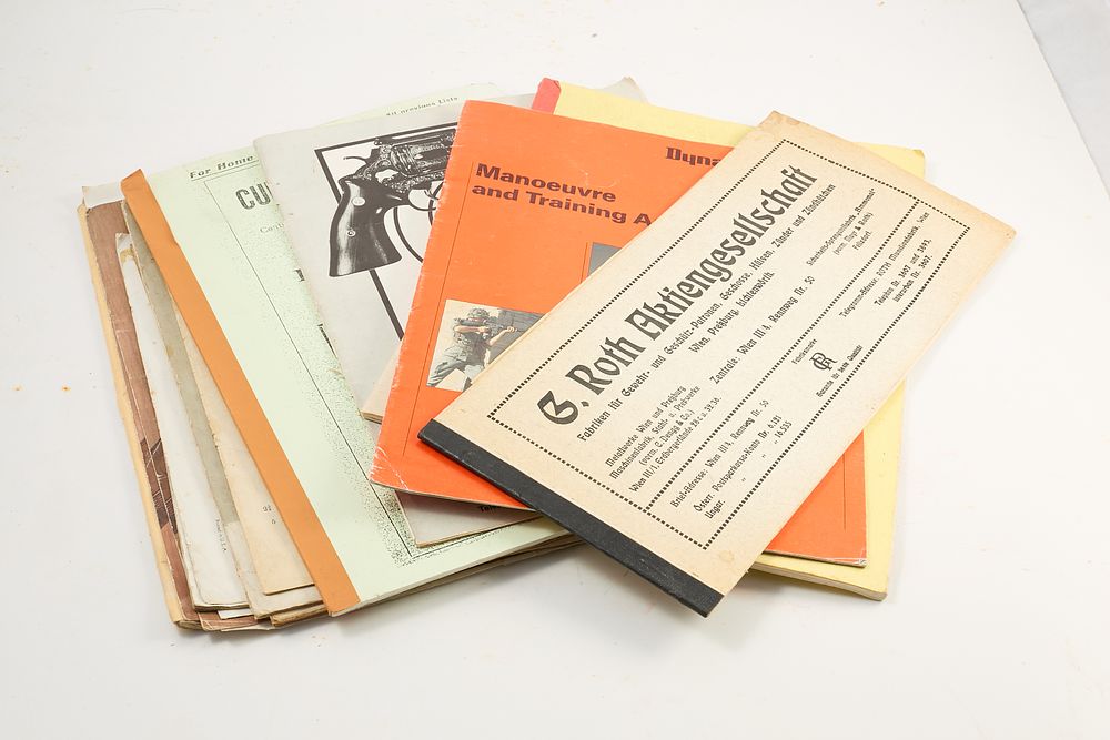 Lot 667: ASSORTED TRADE CATALOGUES - SAVAGE, BROWNING, ELEY, ETC