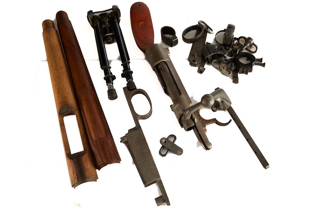 Lot 458: VARIOUS FIREARM PARTS