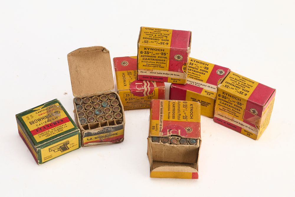 Lot 189: KYNOCH 6.35mm/.25 AUTOMATIC PISTOL CARTRIDGES, 97 SOLID & 25 SOFT NOSE OF & BROWNING 6.35mm/.25, 45 OF