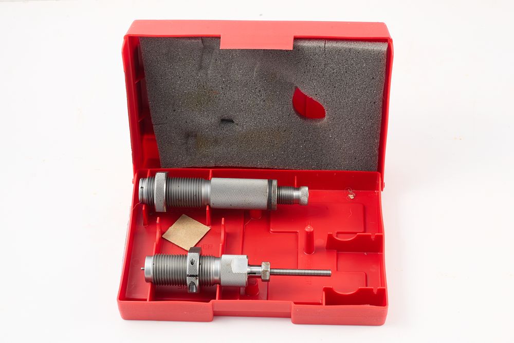 Lot 403: HORNADY .22-250 REMINGTON 2 DIE SET FULL LENGTH ITEM 546220;