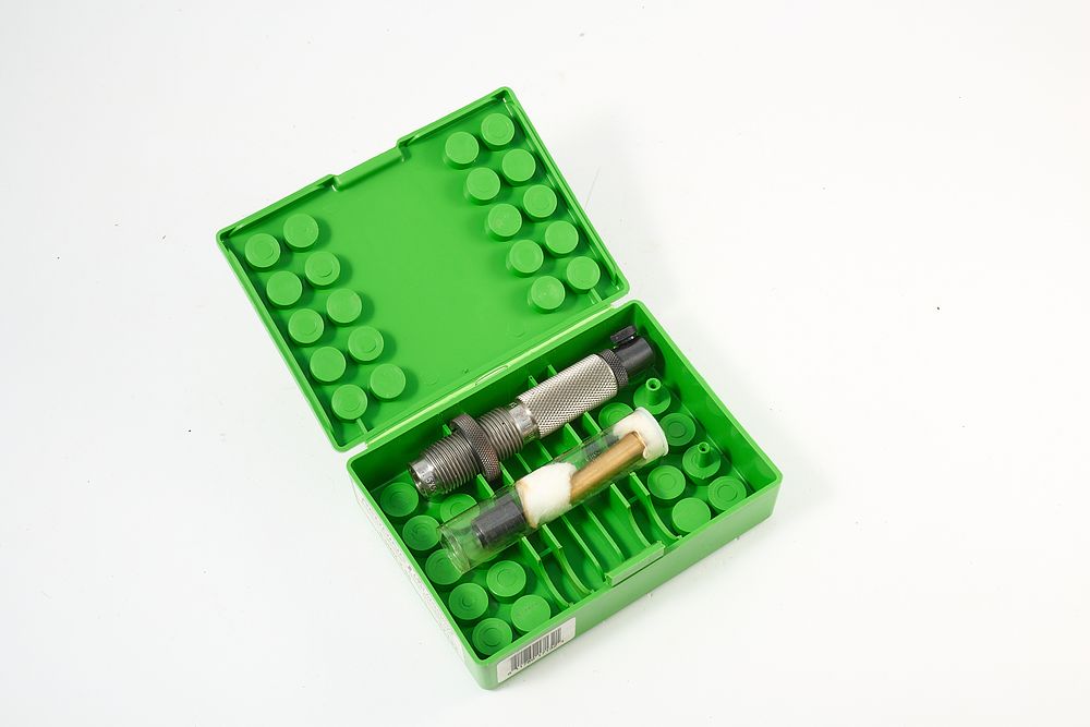 Lot 393: 6.5MM X 55 CASE COMPARATOR REDDING