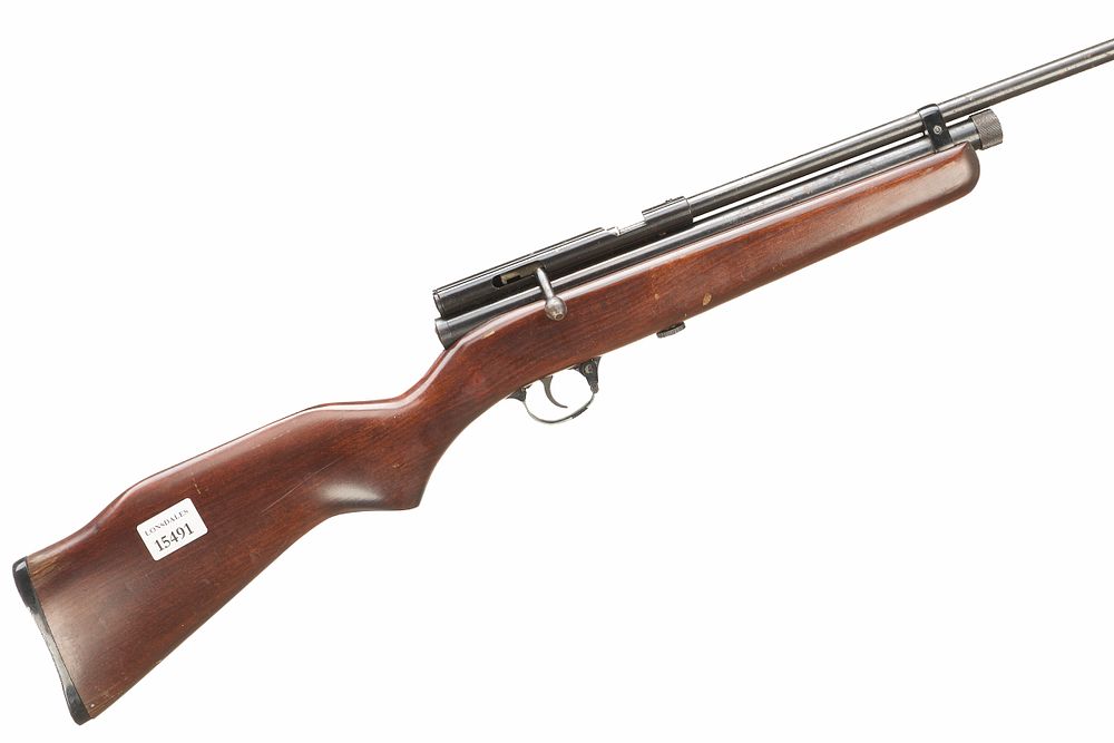 Lot 587: SMK A BOLT ACTION AIR RIFLE Ser No XS78C02