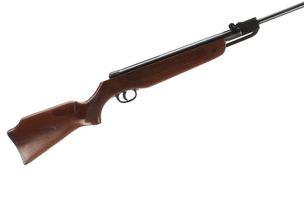 Lot 604: EDGAR BROS A BREAK BARREL .22 AIR RIFLE Ser No 60731
