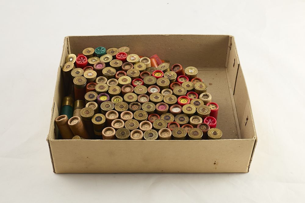 Lot 224: 28 bore shotgun cartridges, 100 of;