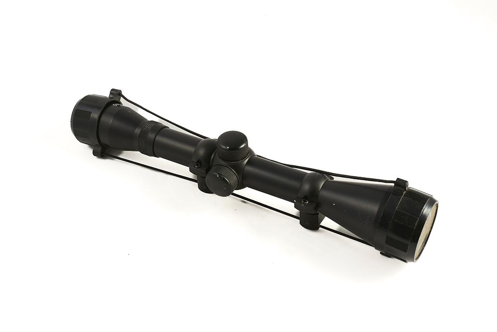 Lot 203: 4 x 32 SWISS ARMS & 4 x 32 NVM SCOPE