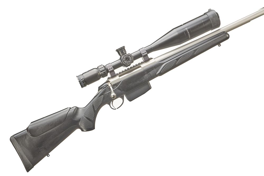 Lot 323: TIKKA A A T3 .223 BOLT ACTION RIFLE WITH HAWKE SCOPE Ser No 498644;