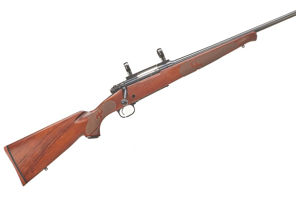 Lot 375: WINCHESTER A Mod 70 CLASSIC HUNTER .22-250 BOLT ACTION RIFLE Ser No G54697;