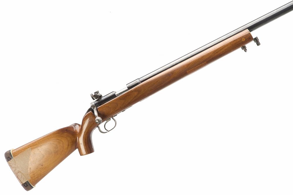 Lot 438: WINCHESTER A .22LR BOLT ACTION TARGET RIFLE Ser No 65567B;