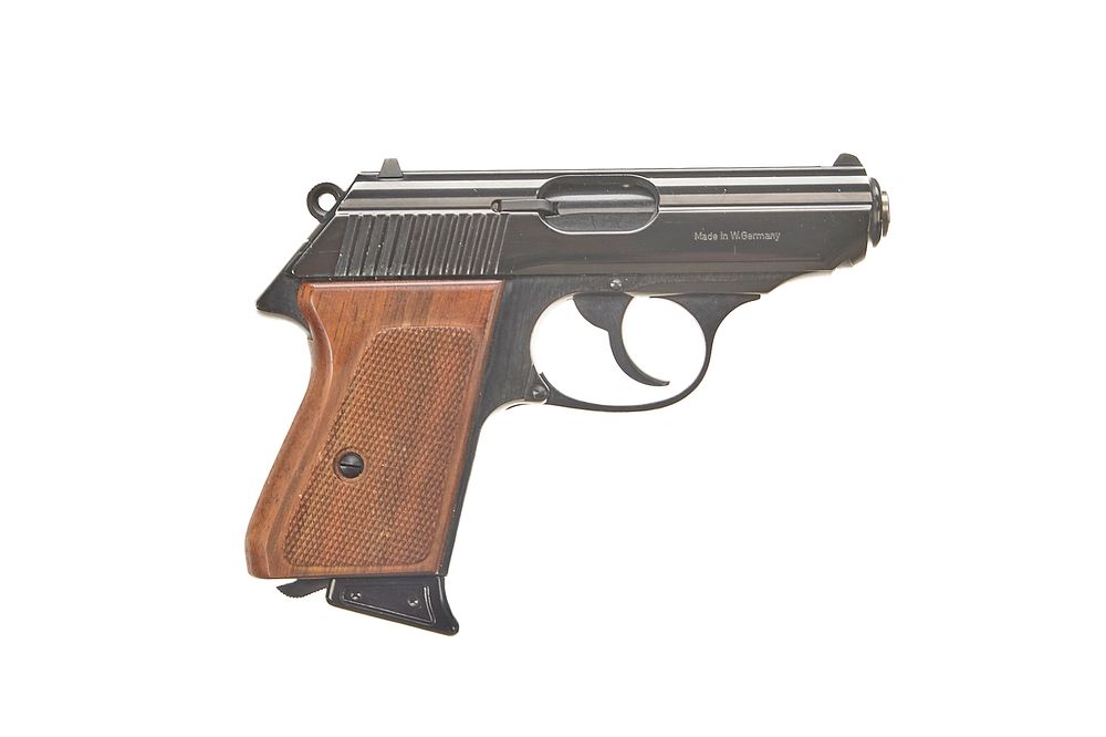 Lot 510: ERMA A .22 SEMI-AUTO PISTOL Ser No 000523;