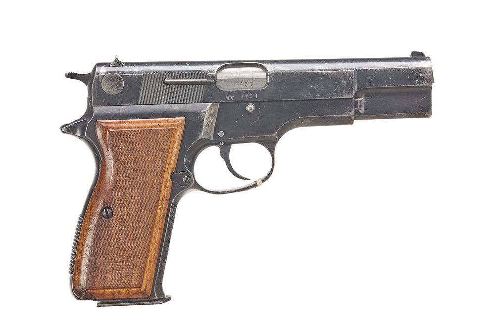 Lot 519: FEG A 9MM SEMI-AUTO PISTOL Ser No V7951